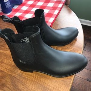 worn once rain boots